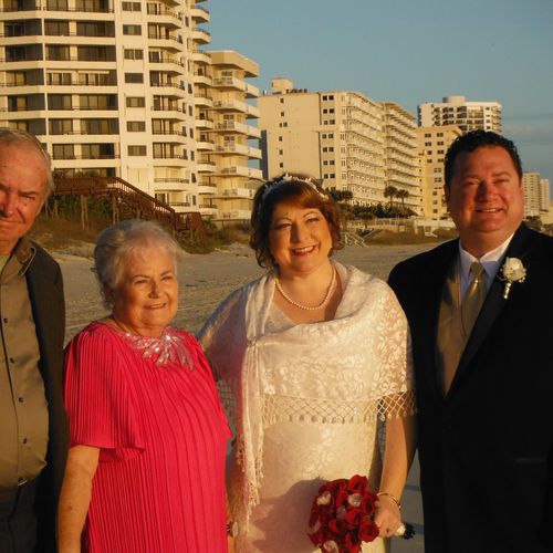 Very personalized family wedding on the beach at s