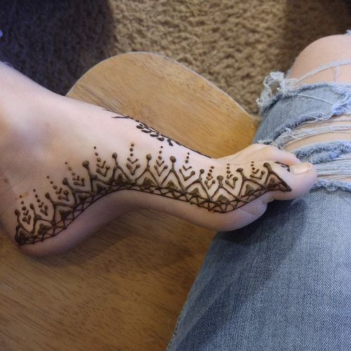 I have seen Cali do henna on people from 4 years o