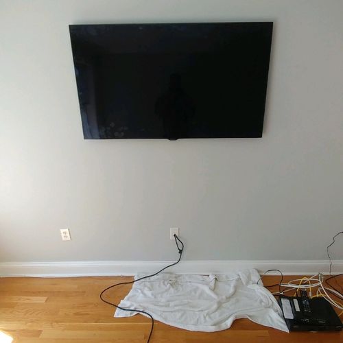 We had a TV mounted and two TV wires concealed! Mi