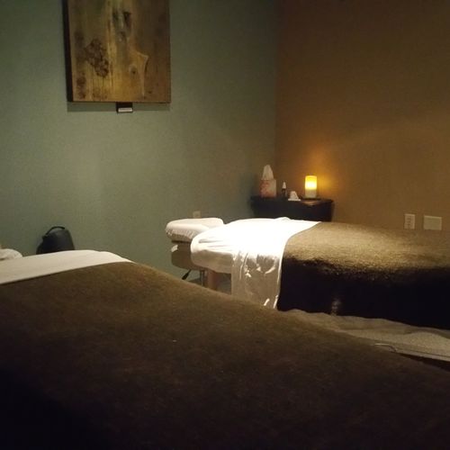 Great clinical massage therapist in a relaxed spa 