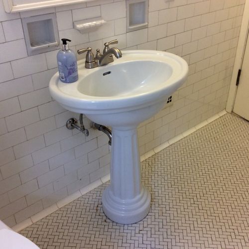 We called Dan to replace a pedestal sink and fauce