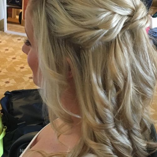I booked Anne for my wedding hair on 6.16.17 and s
