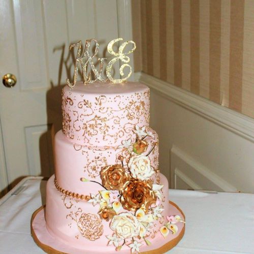 My wedding cake was a hit! Everyone at my wedding 