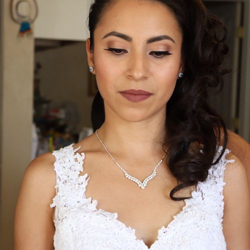 I booked Julie for my bridal make-up and I'm was e