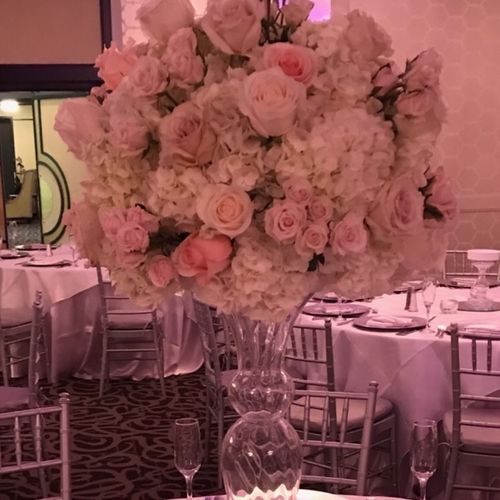Le flowers made my wedding dreams all come true! B