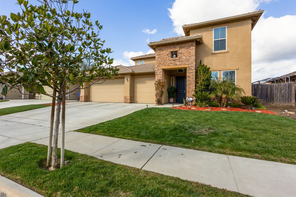 Check out my NEWEST LISTING Visit 1082Columbusway.