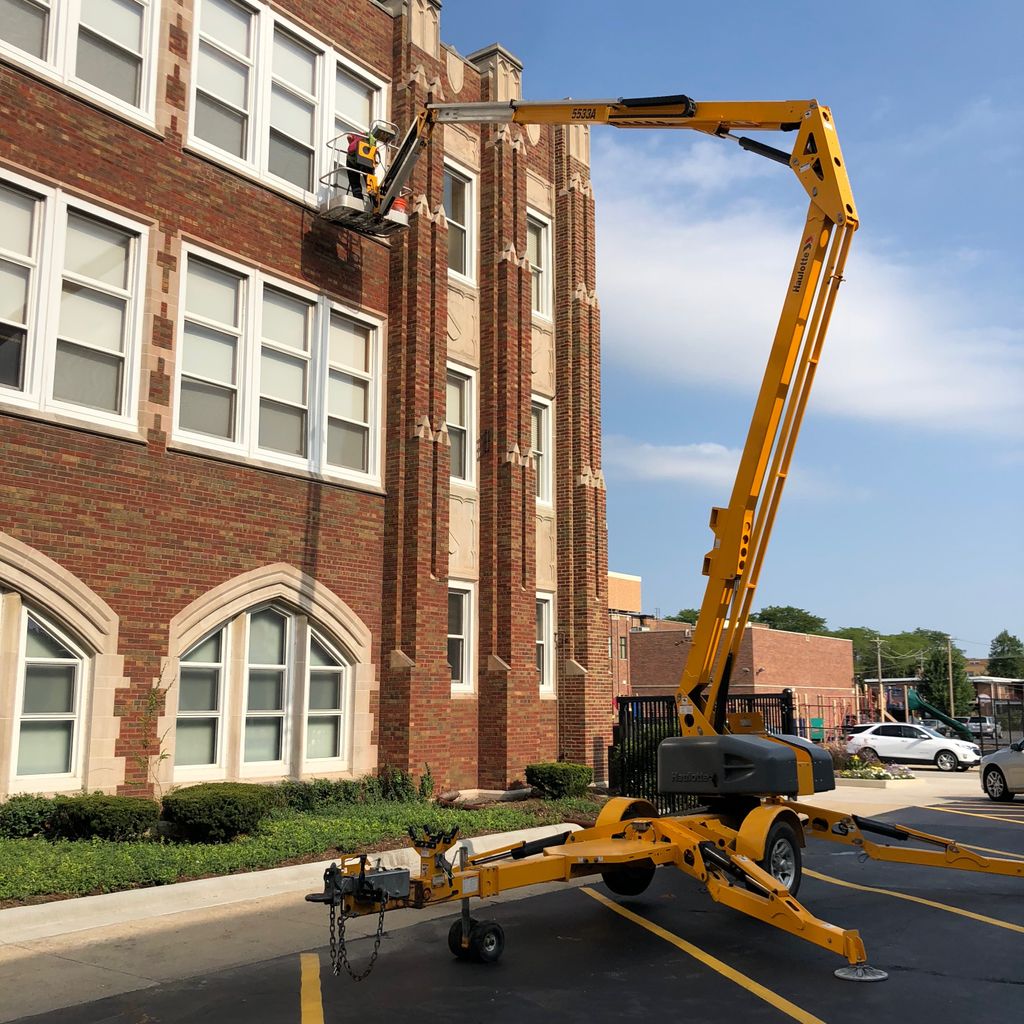 COMMERCIAL WINDOW CLEANING