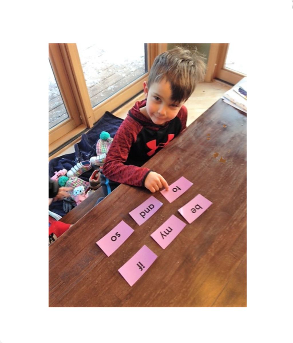 🎯This kindergarten student plays a sight word game