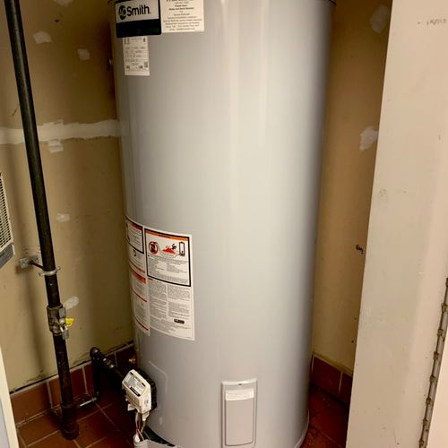 Commercial hot water heater