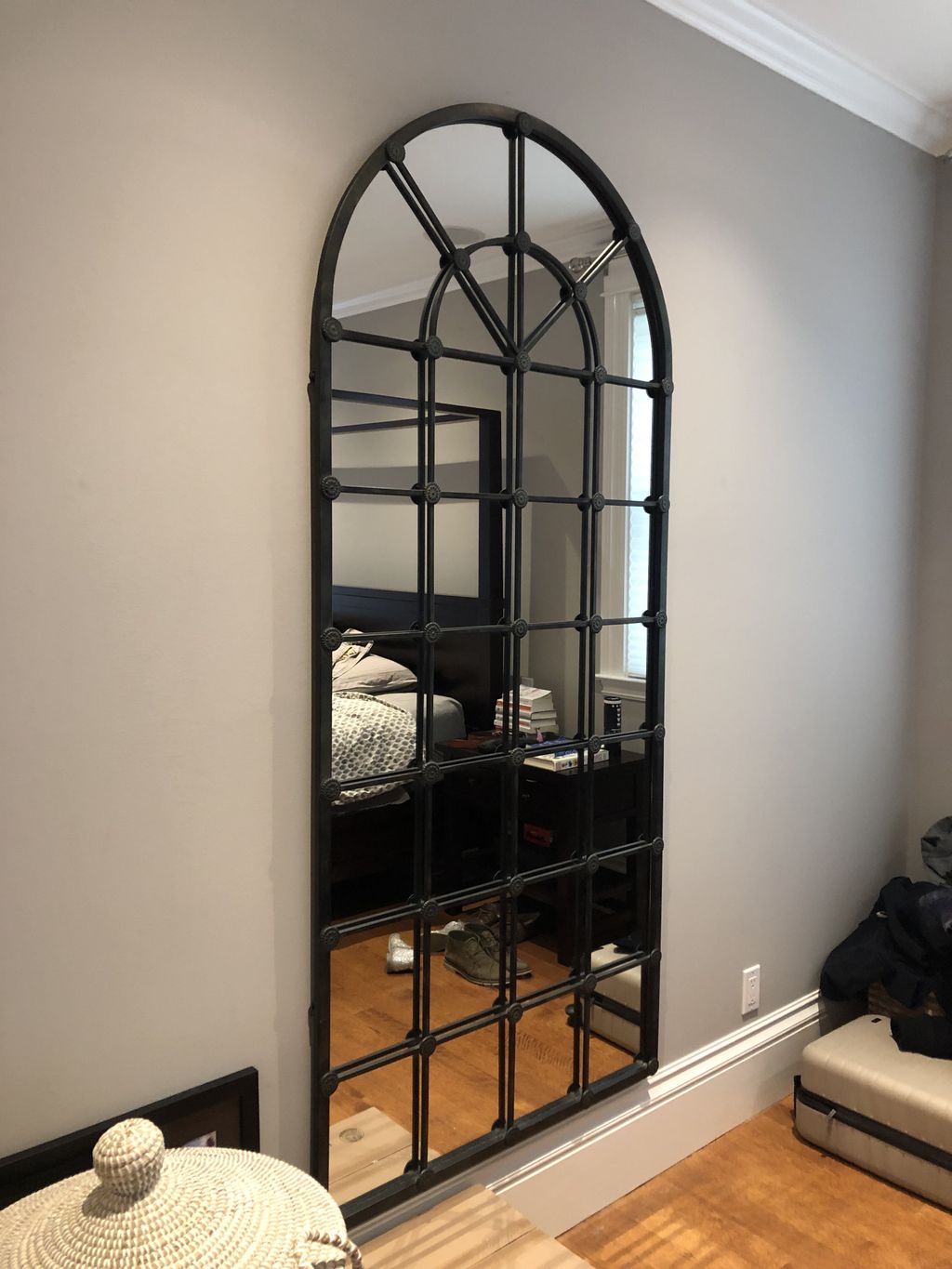 Art and heavy mirror hanging 