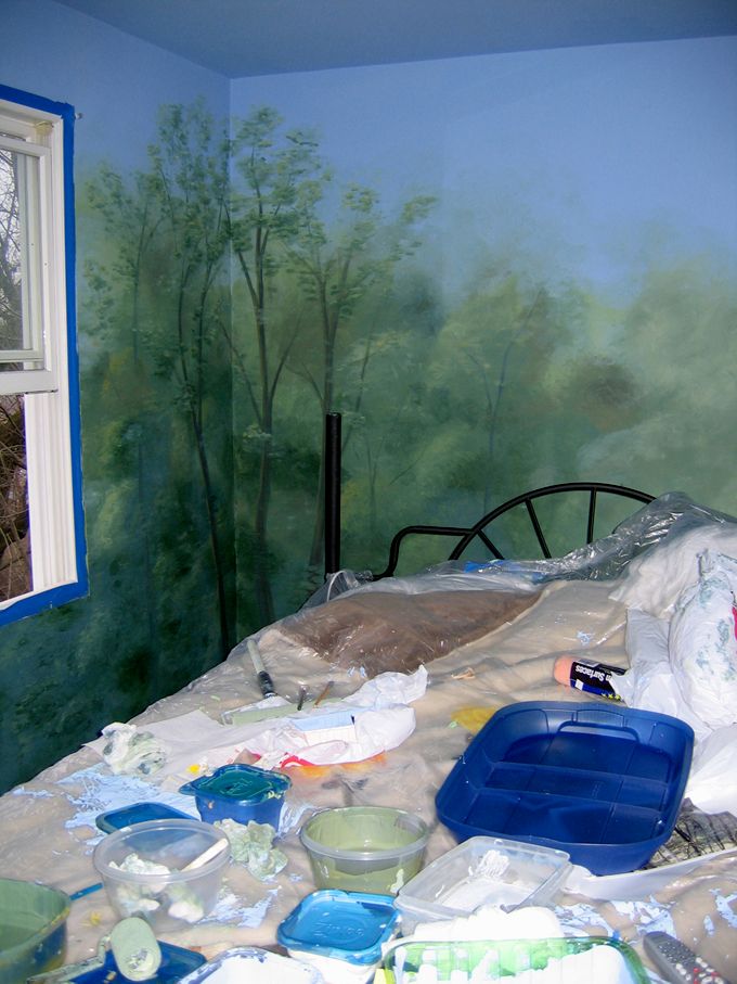 Bedroom w/Sky And Trees