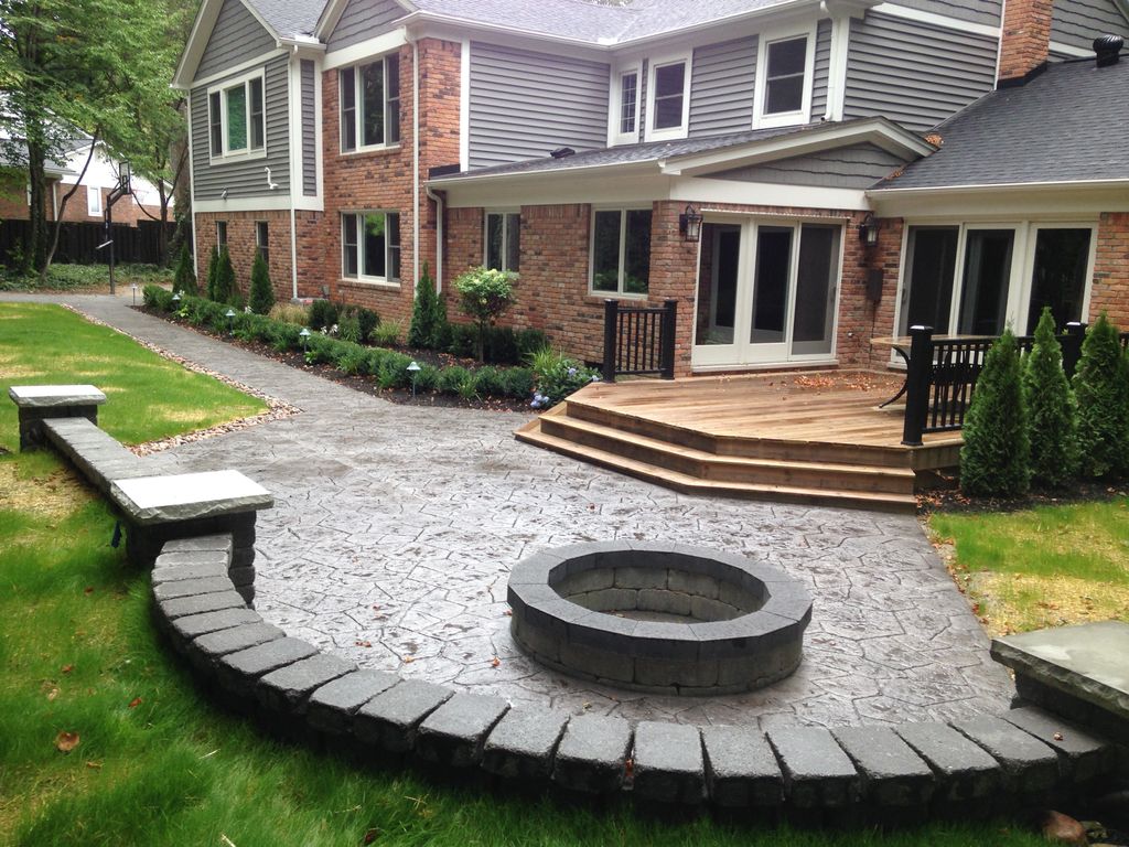 Stamped Concrete Patio, Decorative sitting Wall, L