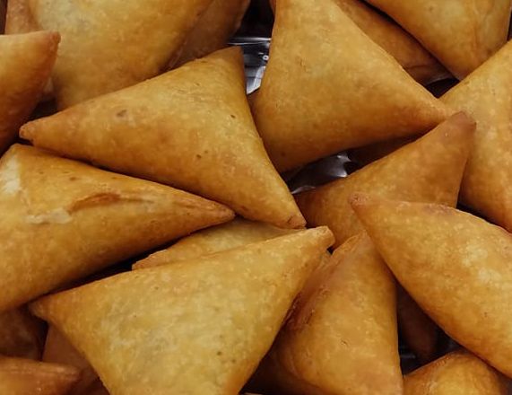 SAMOSAS (BEEF OR VEGGIE)