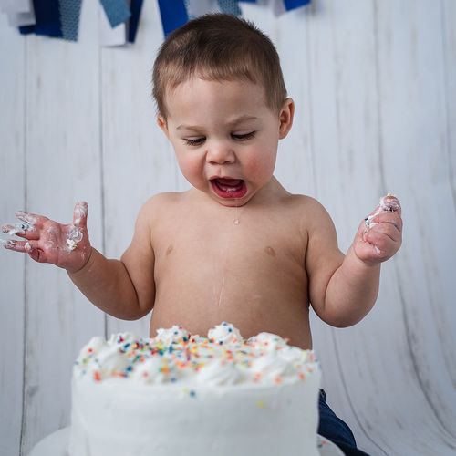 Ashley did such a great job at our cake smash phot