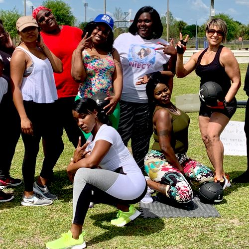 Plus size group loving the outdoor fitness camp.❤️