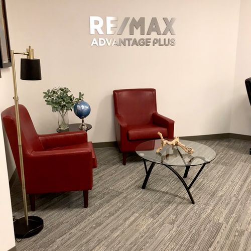 RE/MAX office - Bloomington
