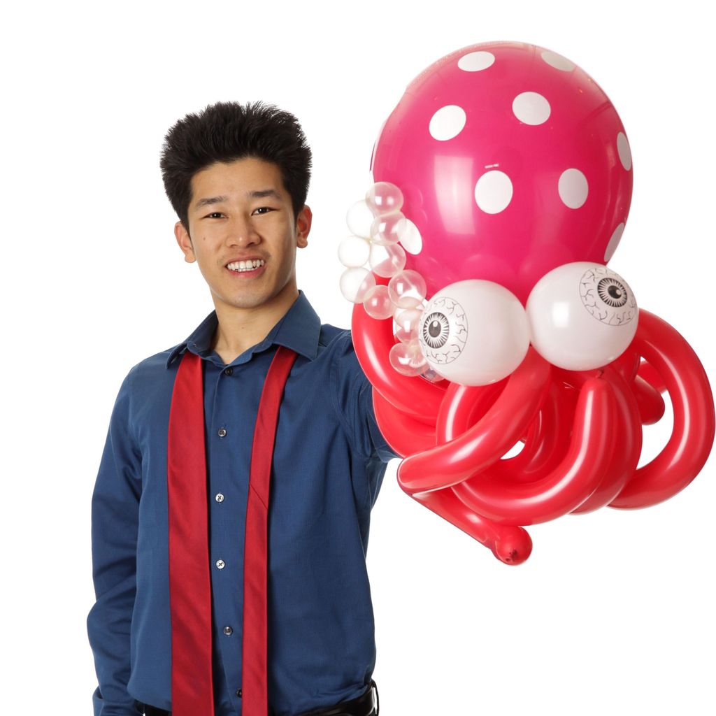 Perry Yan Magician and Balloon Artist
