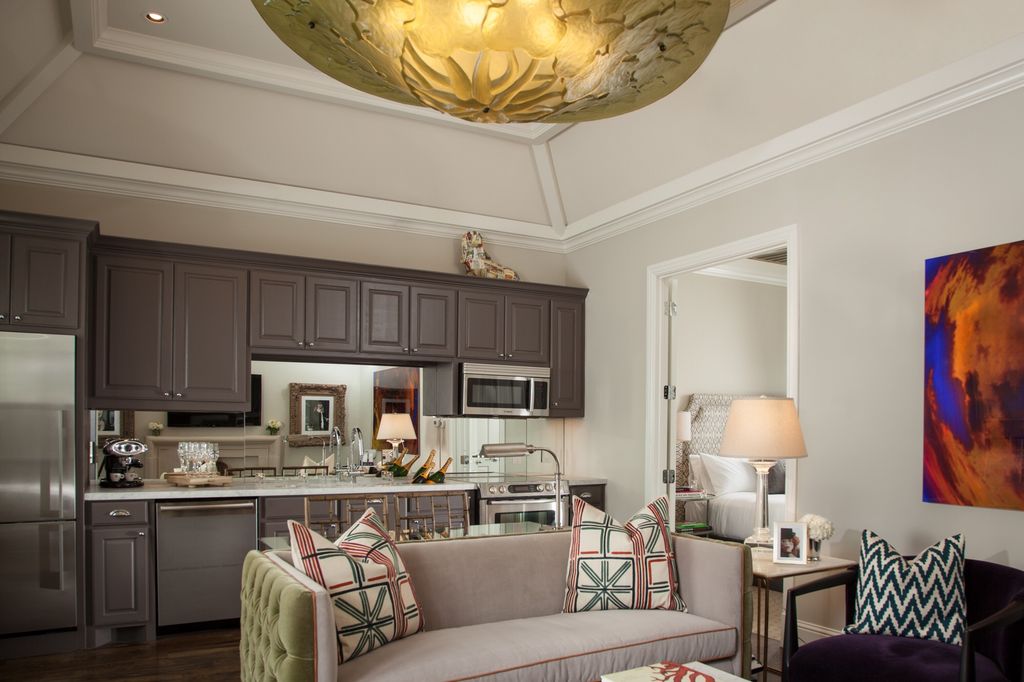 Custom Suite w/ Coffered Ceiling / Custom Kitchen 