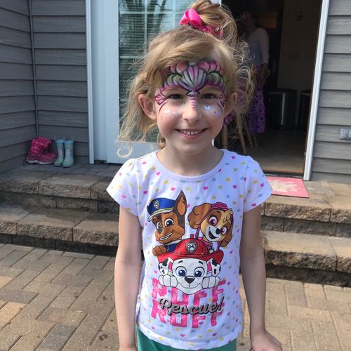 The girls loved having everyone’s face painted.