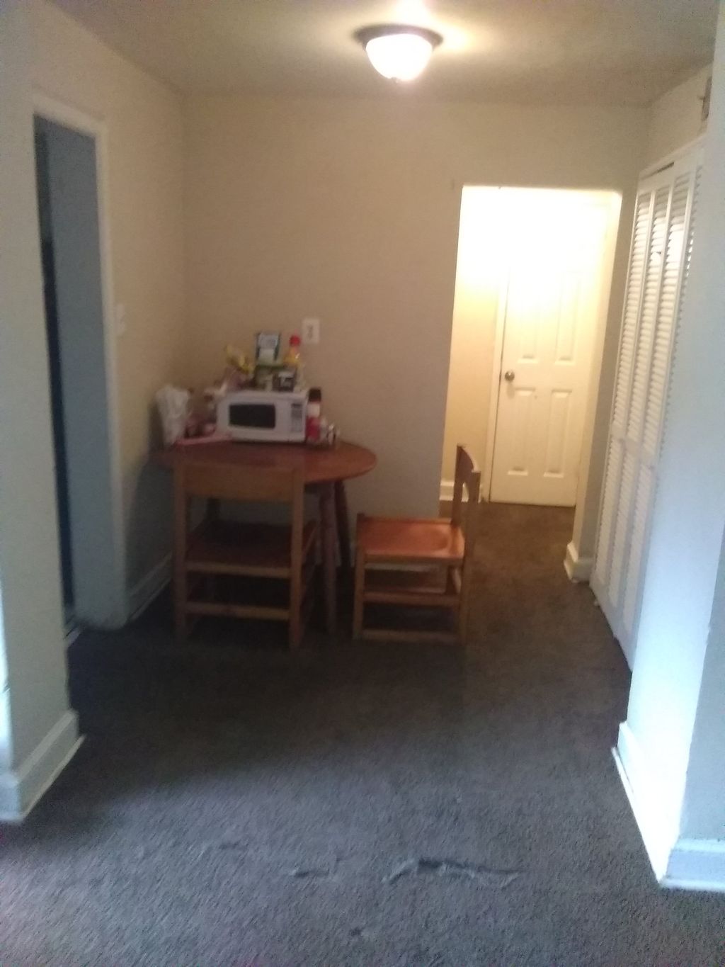 Reorganization of a limited eating space