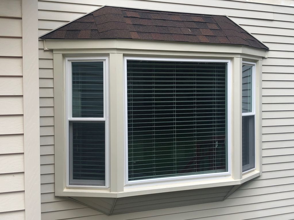 Vinyl Windows & Capping 