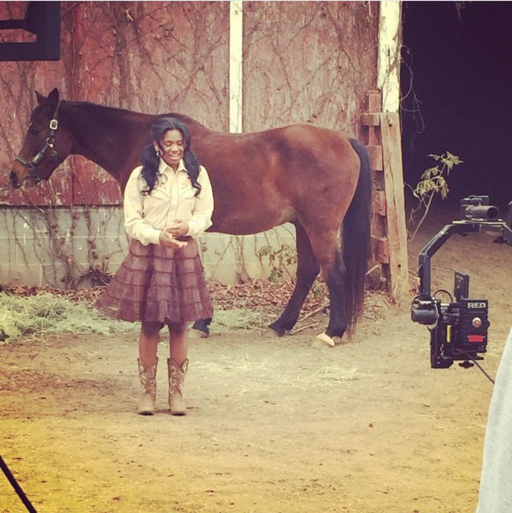 On set with Alacea Dais