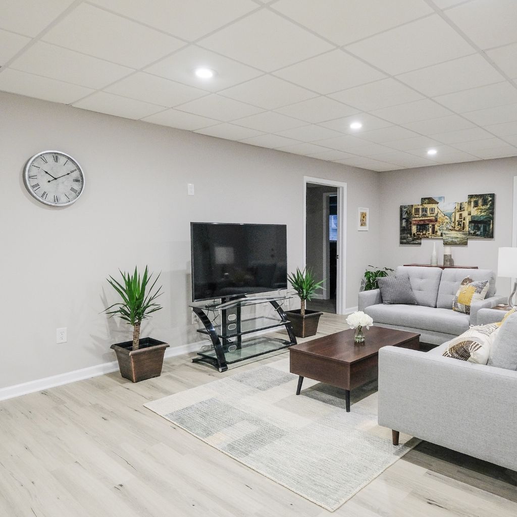 Living Room With Floor And Lamp Ideas June 2024 Thumbtack