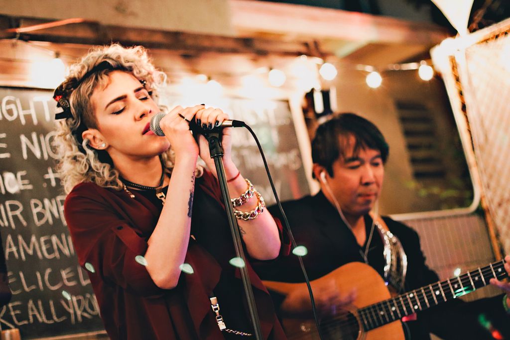 Felice Performing Live