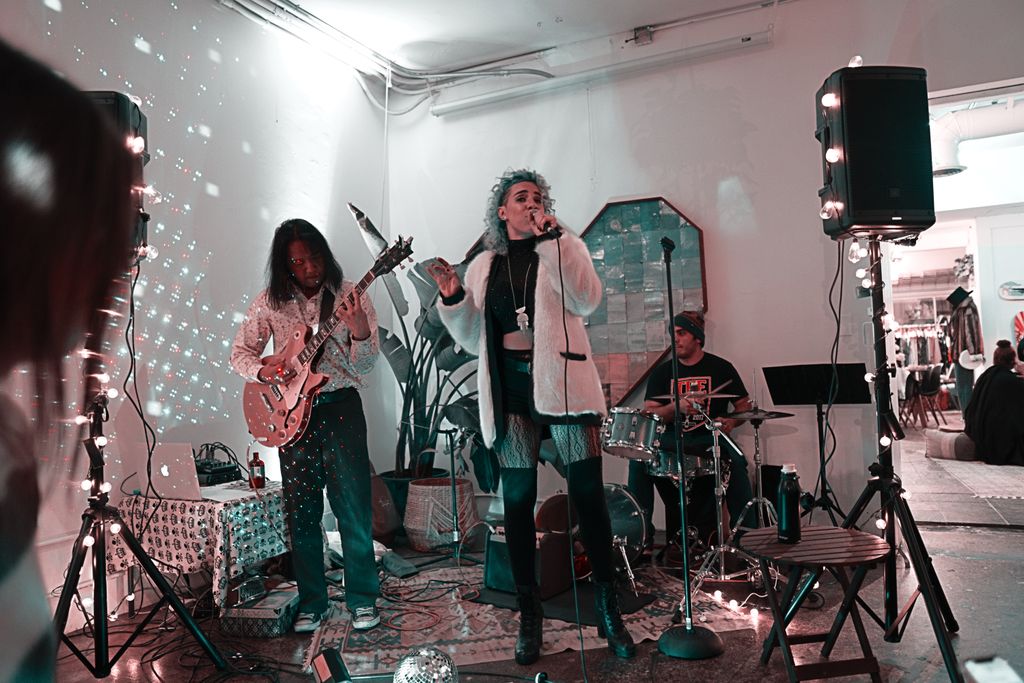 Felice Performing Live