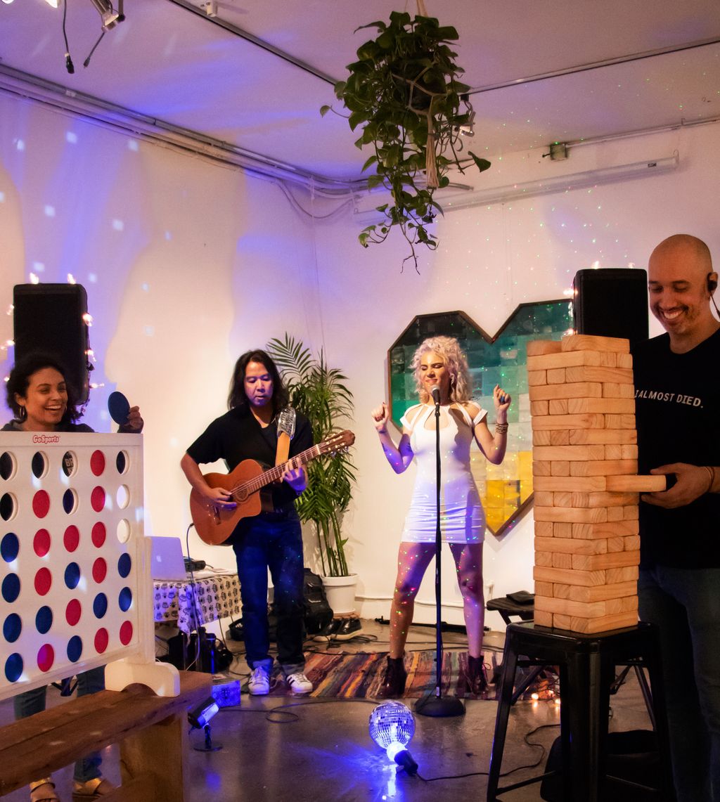 Felice Performing Live