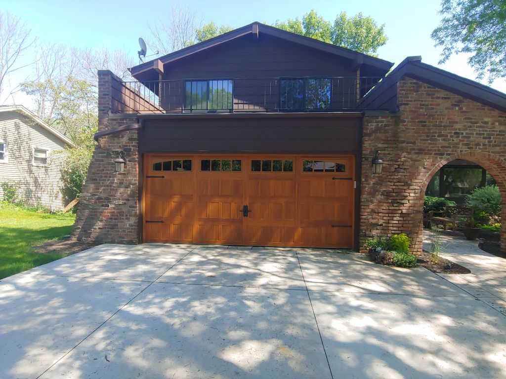 shaker panel with cedar accents with ashford decro
