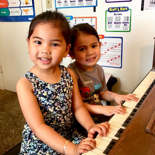 Little pianists