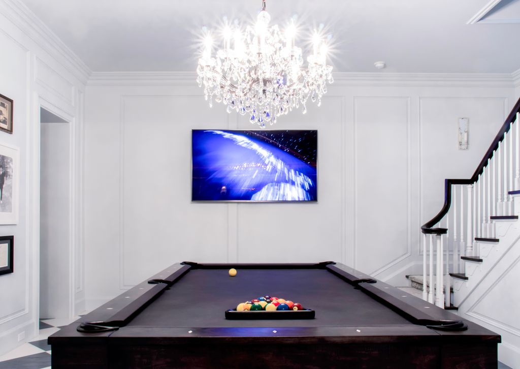 Full lighting control and Crestron controlled Tele