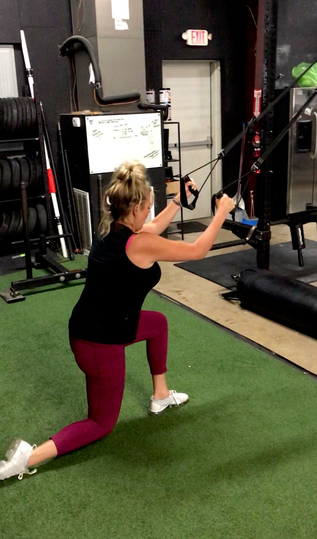 Skater lunges with assisted TRX 