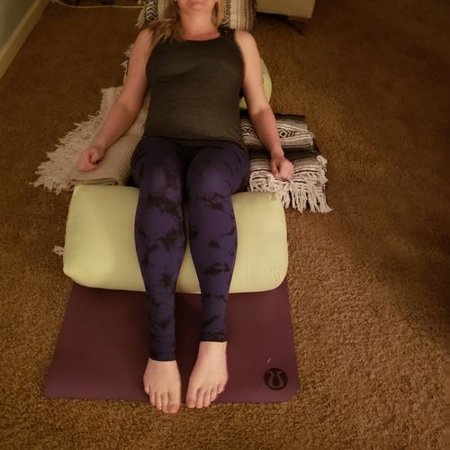 Restorstive yoga