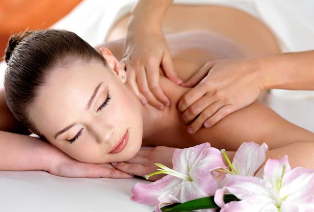 Abhyanga hot oil Massage Therapy