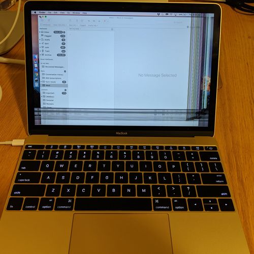 Yousuf fixed my broken Macbook screen in no time! 