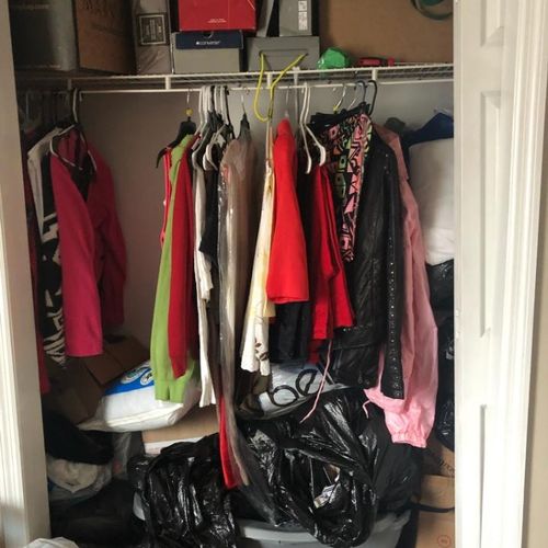 I hired Linda to help my daughter declutter before
