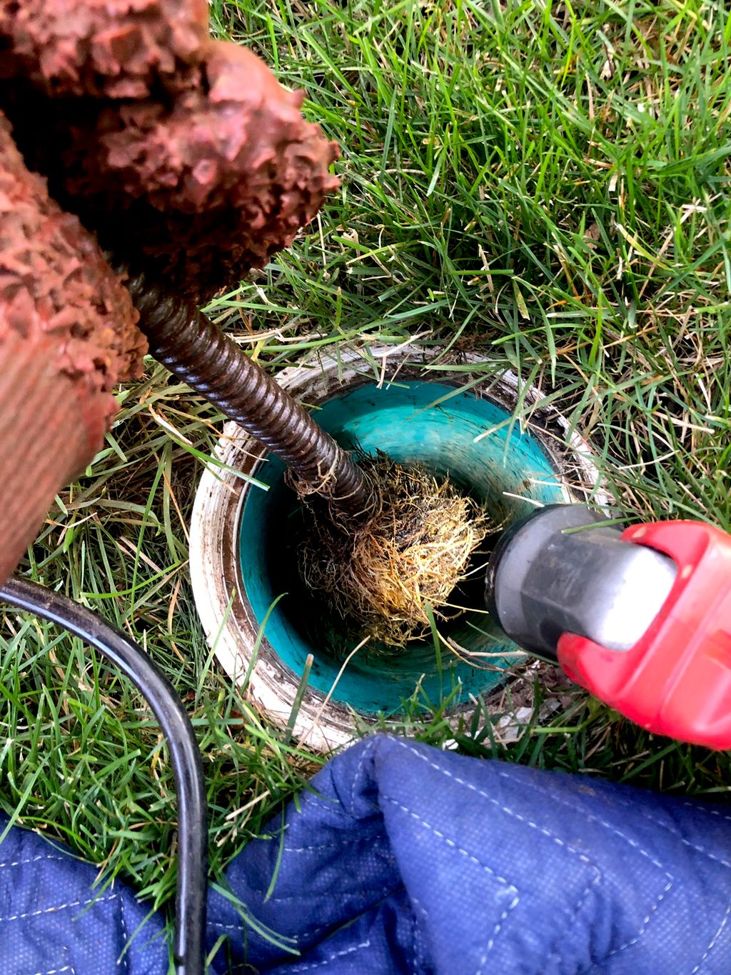 Sewer roots cleaning 