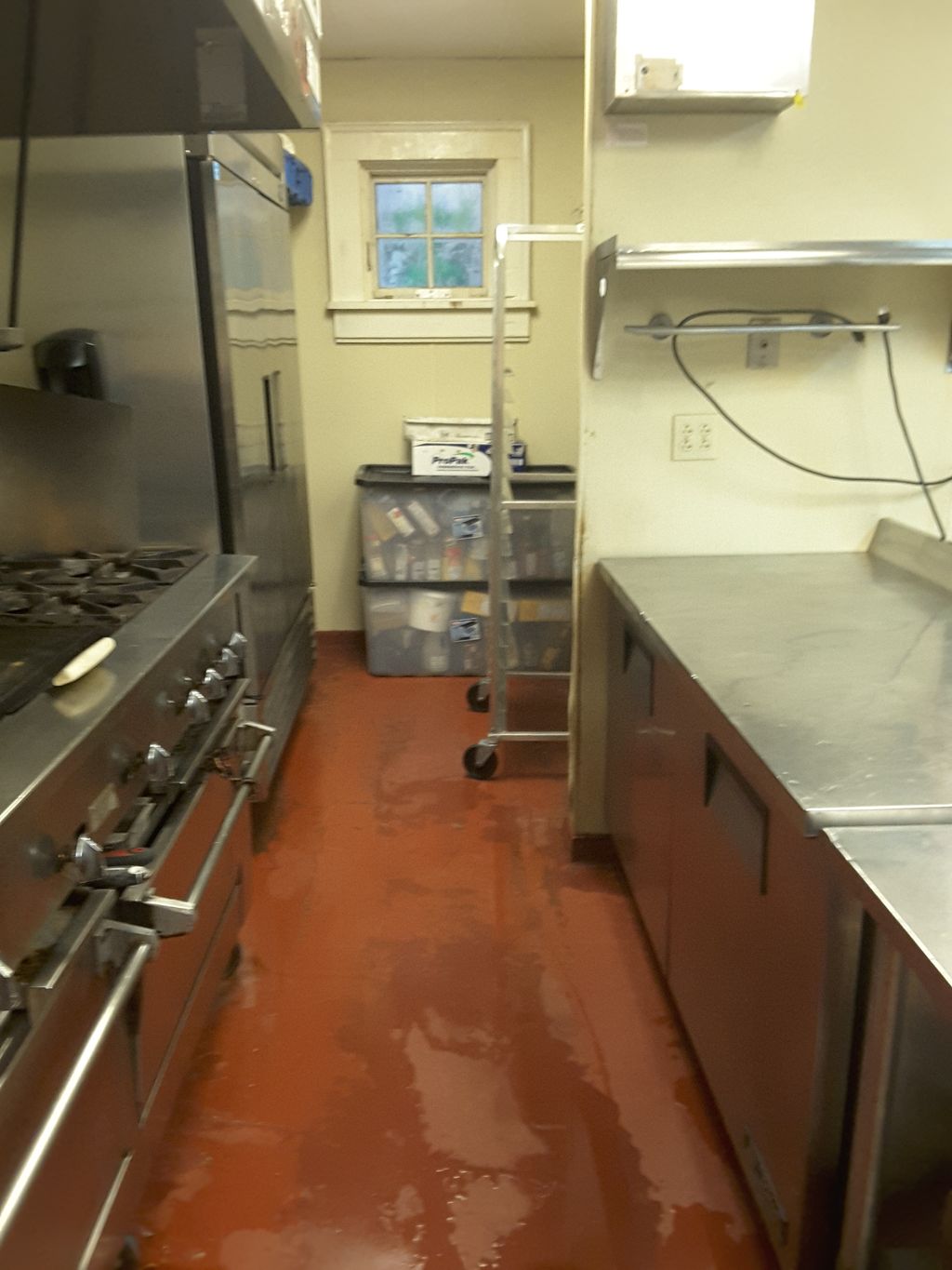 commercial kitchen cleaning