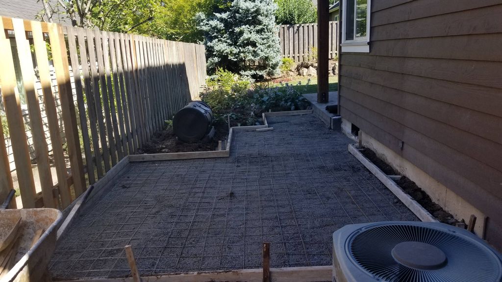 setup  forms  done for a custom  concrete 