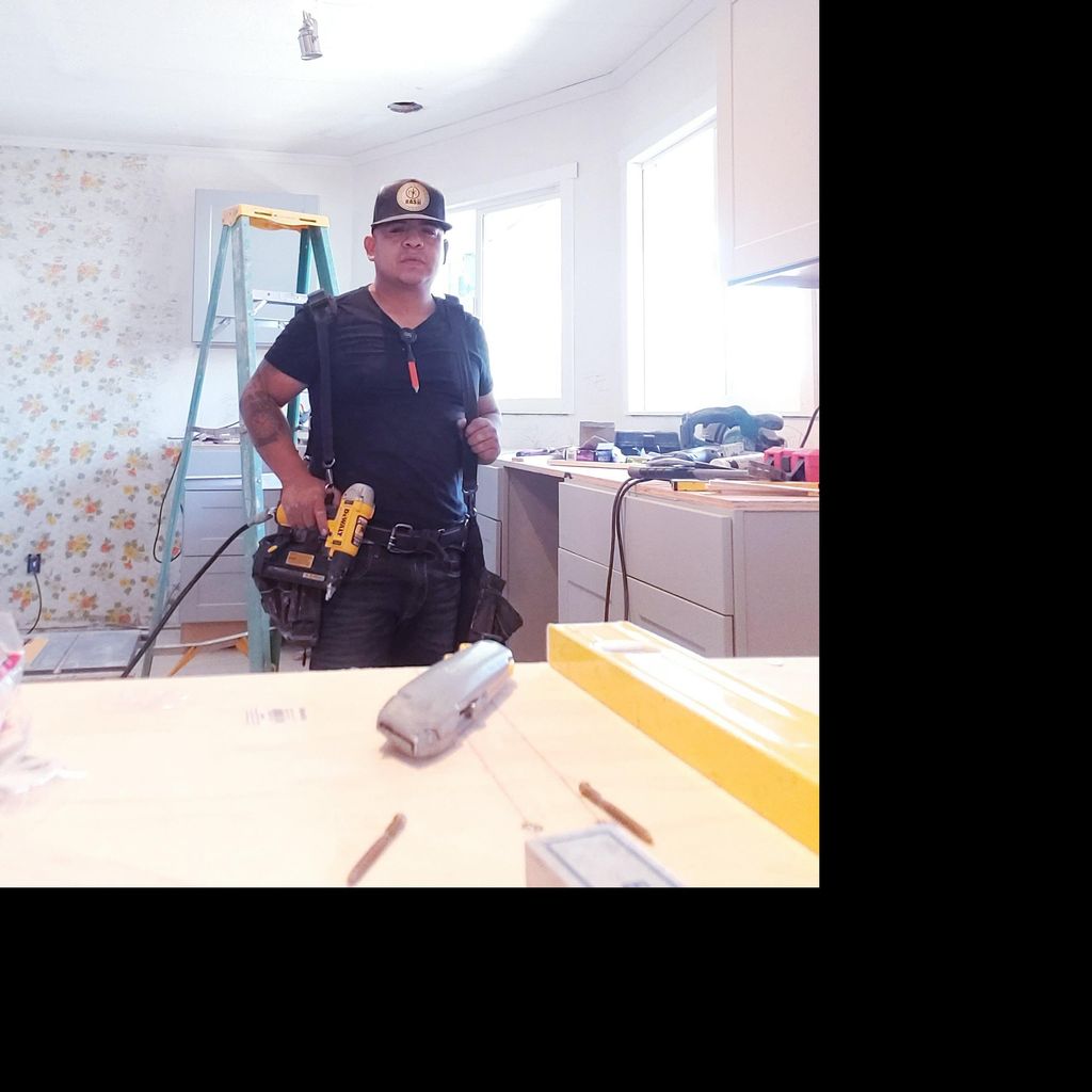 Lunas handyman.