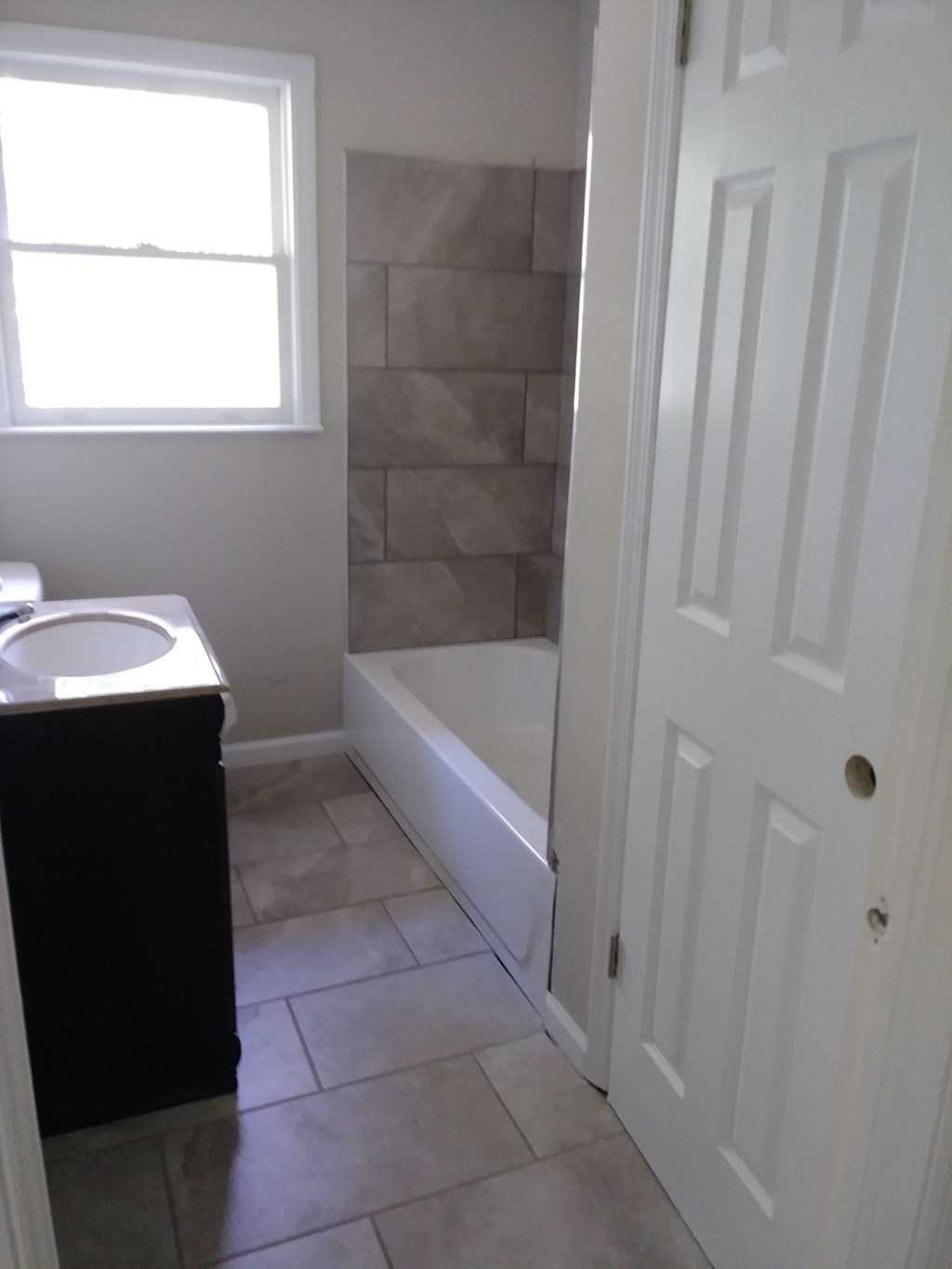  hall bath renovation after pic