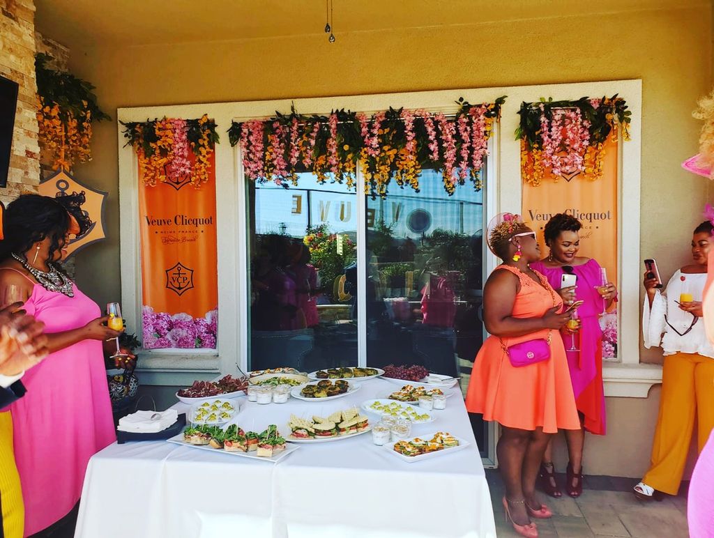 Everyone gathers around the brunch spread!