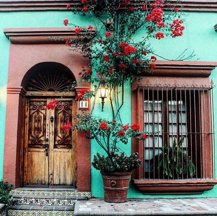 Tradicional Hispanic house 