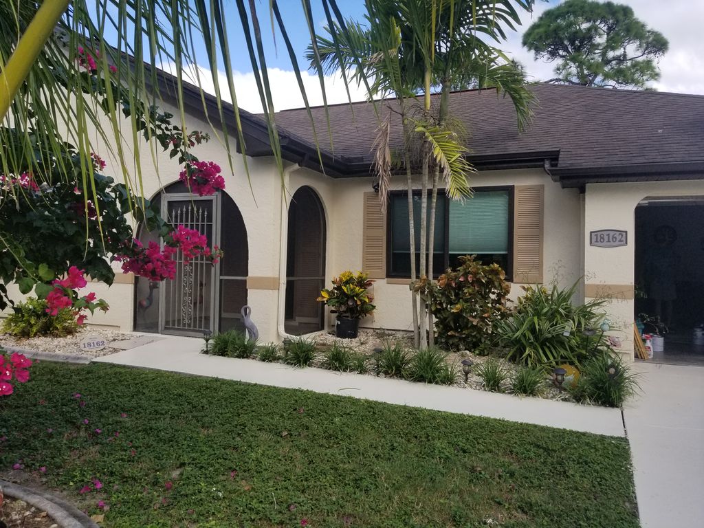 Exterior paint in Pt. Charlotte