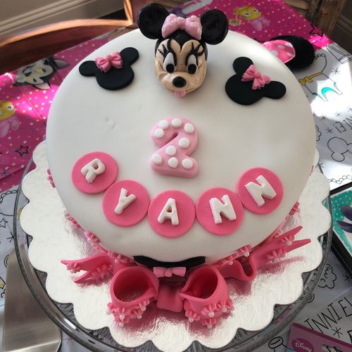She made an amazing Minnie Mouse cake for my daugh