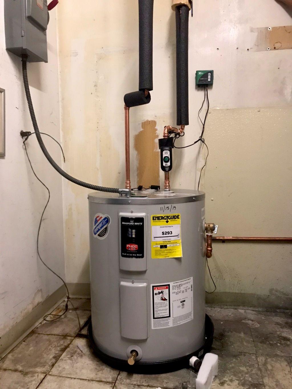 30 gallon , 480volt hot water heater  with automat