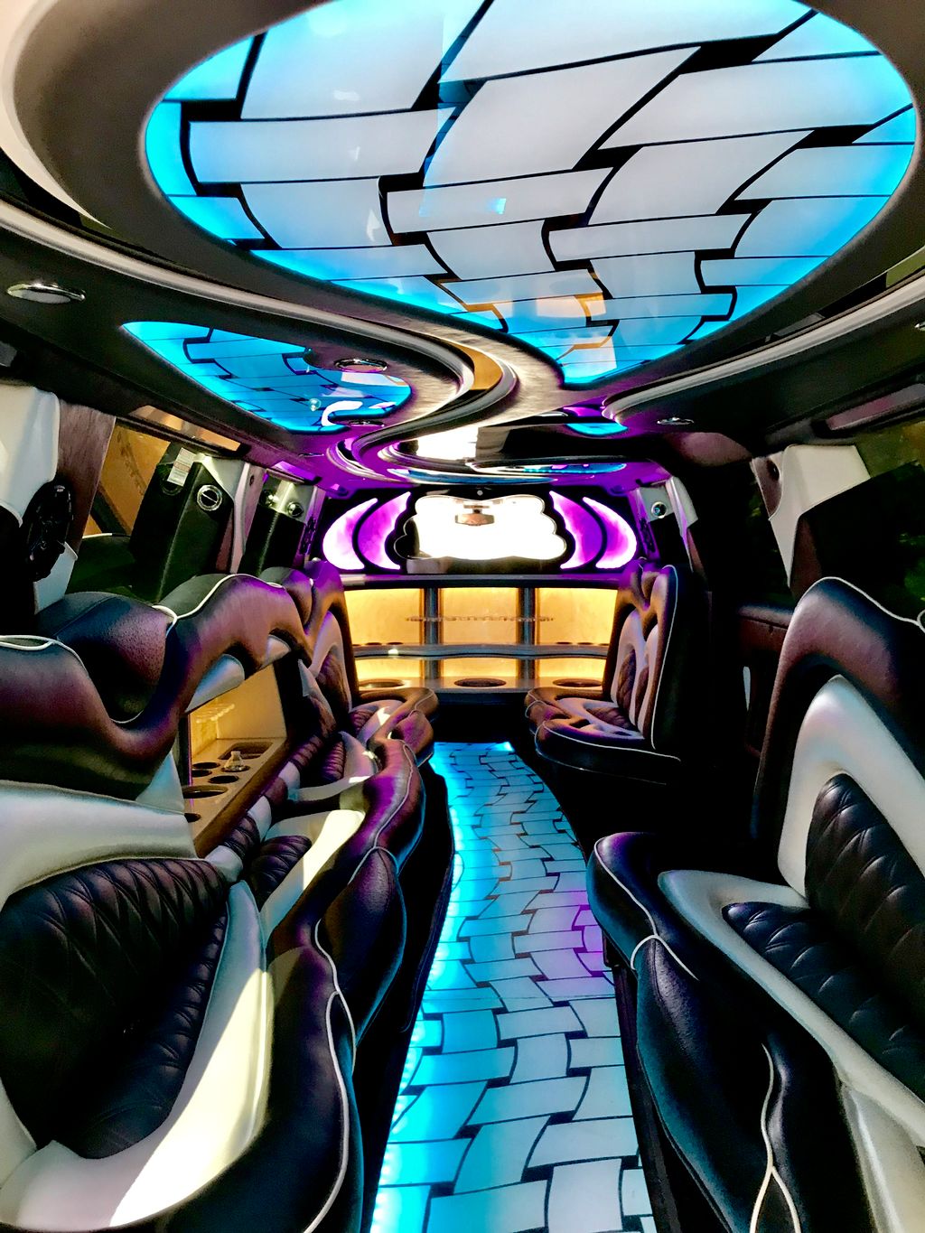 2017 20 passenger stretch Escalade with vip area i