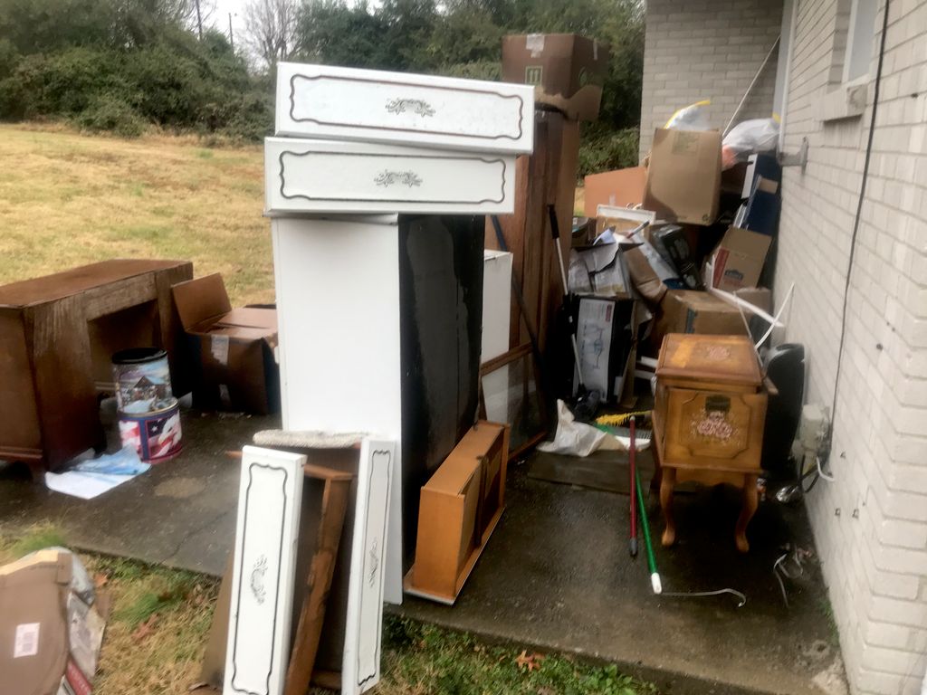 Lynch Junk Removal and Haul Off Services - Clarksville, TN